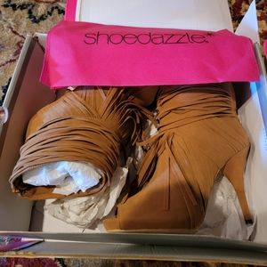 NWT leather tassel shoe dazzle heels